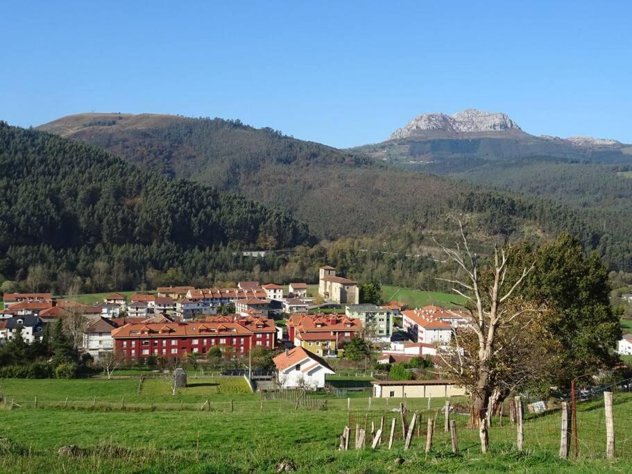 Apartamento Hogar Del Nomada Gibaja Exteriör bild